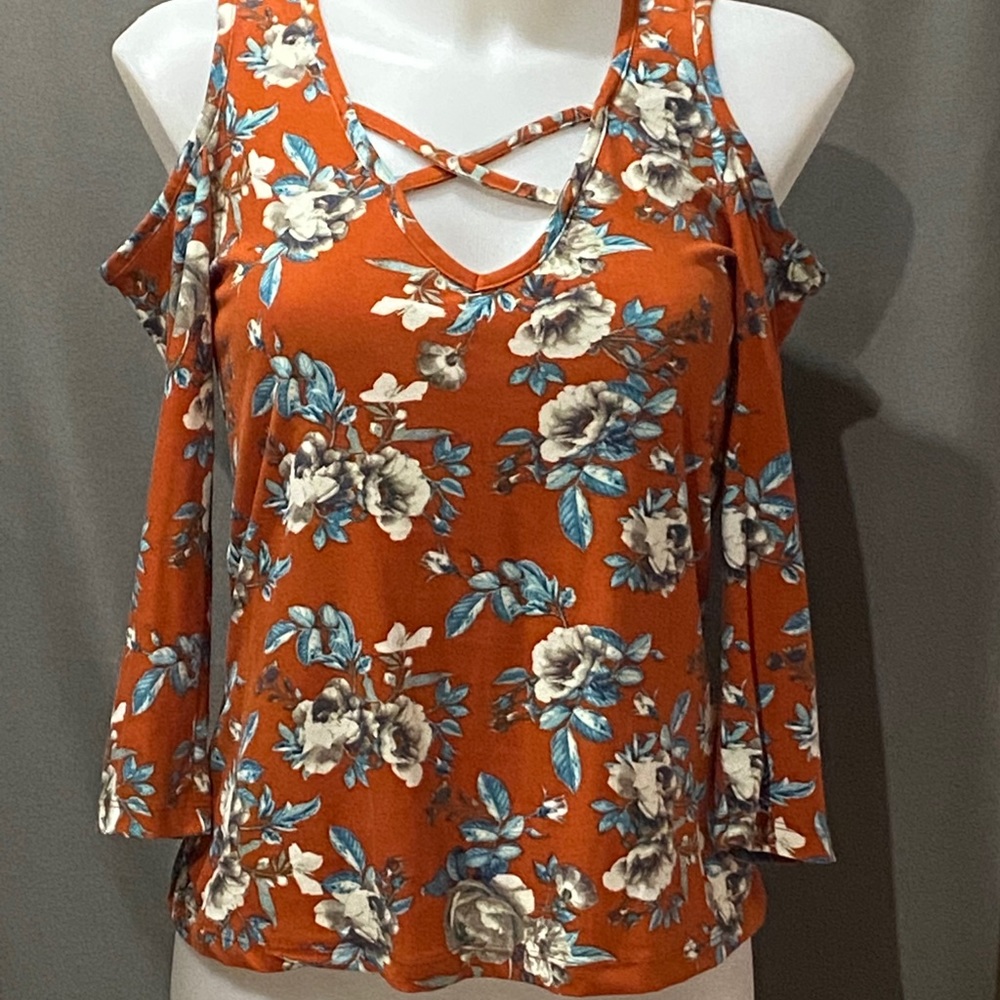 Rue21 Cold Shoulder 3/4 sleeve